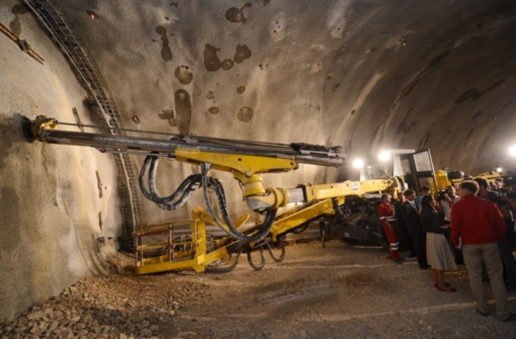 Im Juli vergangenen Jahres war  Anstich beim Steinbühltunnel, die Tausendmetermarke ist vor drei Wochen überschritten worden. Foto: dpa