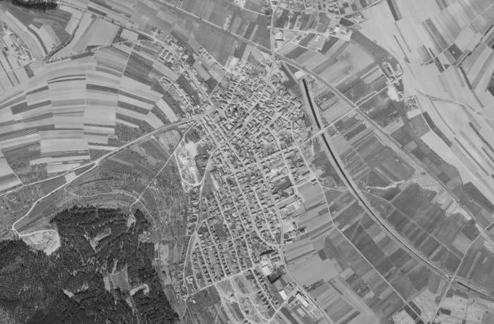 Luftbilderserie – BW von oben: Idylle vor den Toren der Reichsstadt