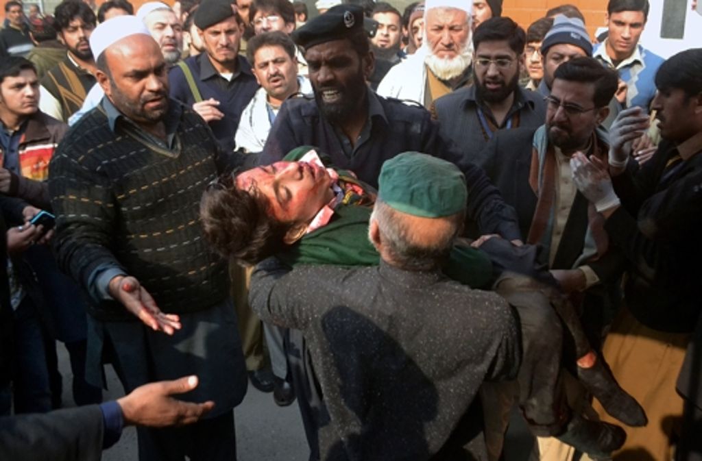 Die pakistanische Armee konnte nach und nach alle Geiseln befreien. Zwischenzeitlich hatten die Terroristen etwa 500 Personen in ihrer Gewalt – nun sind alle sechs Attentäter offenbar tot.