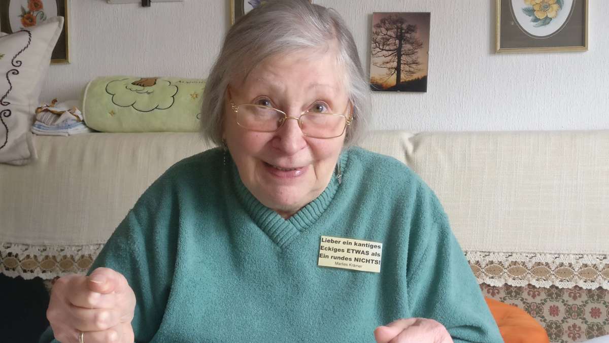 Die 82-jährige Marlies Krämer gibt nicht auf: Eine Bankkundin bleibt ein Bankkunde