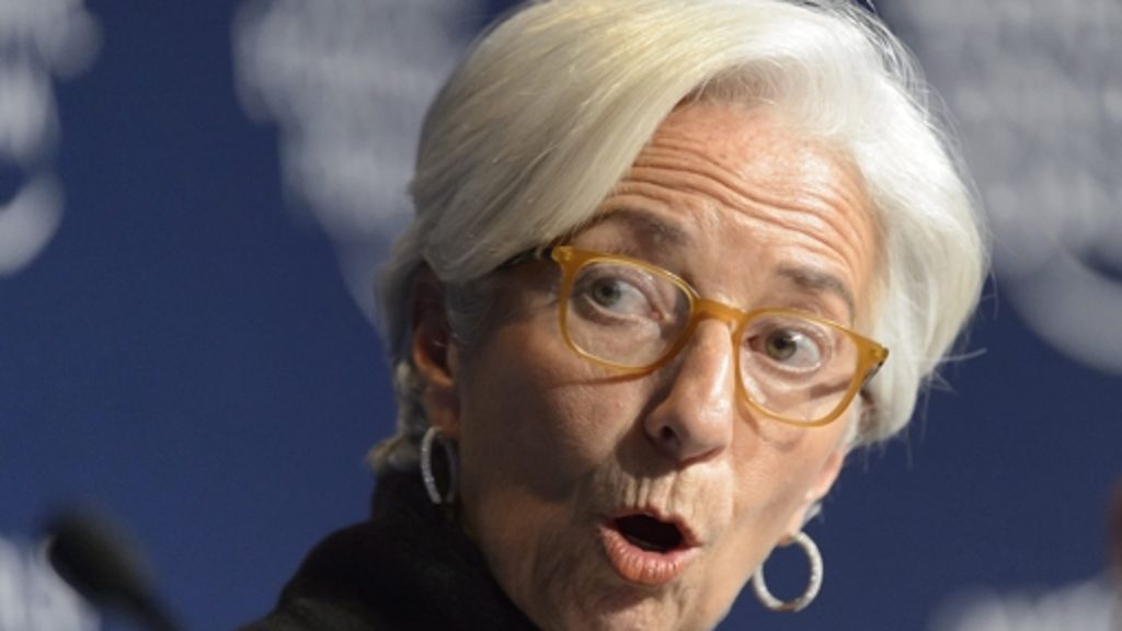 IWF-Chefin Lagarde tritt noch einmal an: Sechs Monate vor dem Ende ihrer Amtszeit gibt die Französin eine erneute Kandidatur für den Spitzenposten bekannt. In der Heimat droht ihr ein Gerichtsverfahren. 