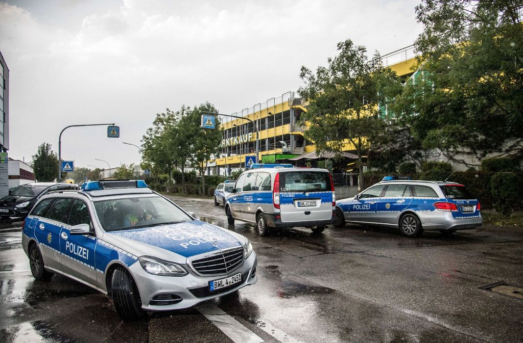 Die Polizei in Esslingen und der Region sucht nach einem Ausbrecher, der mit zwei anderen Männern in Zwiefalten entflohen war.