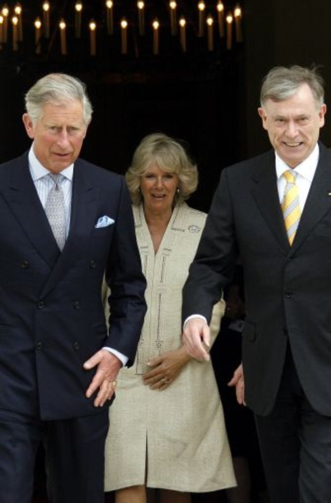 So empfängt er im Frühjahr 2009 Prinz Charles und Herzogin Camilla im Schloss Bellevue. Neben dem britischen Thronfolgerpaar besuchte ihn auch...