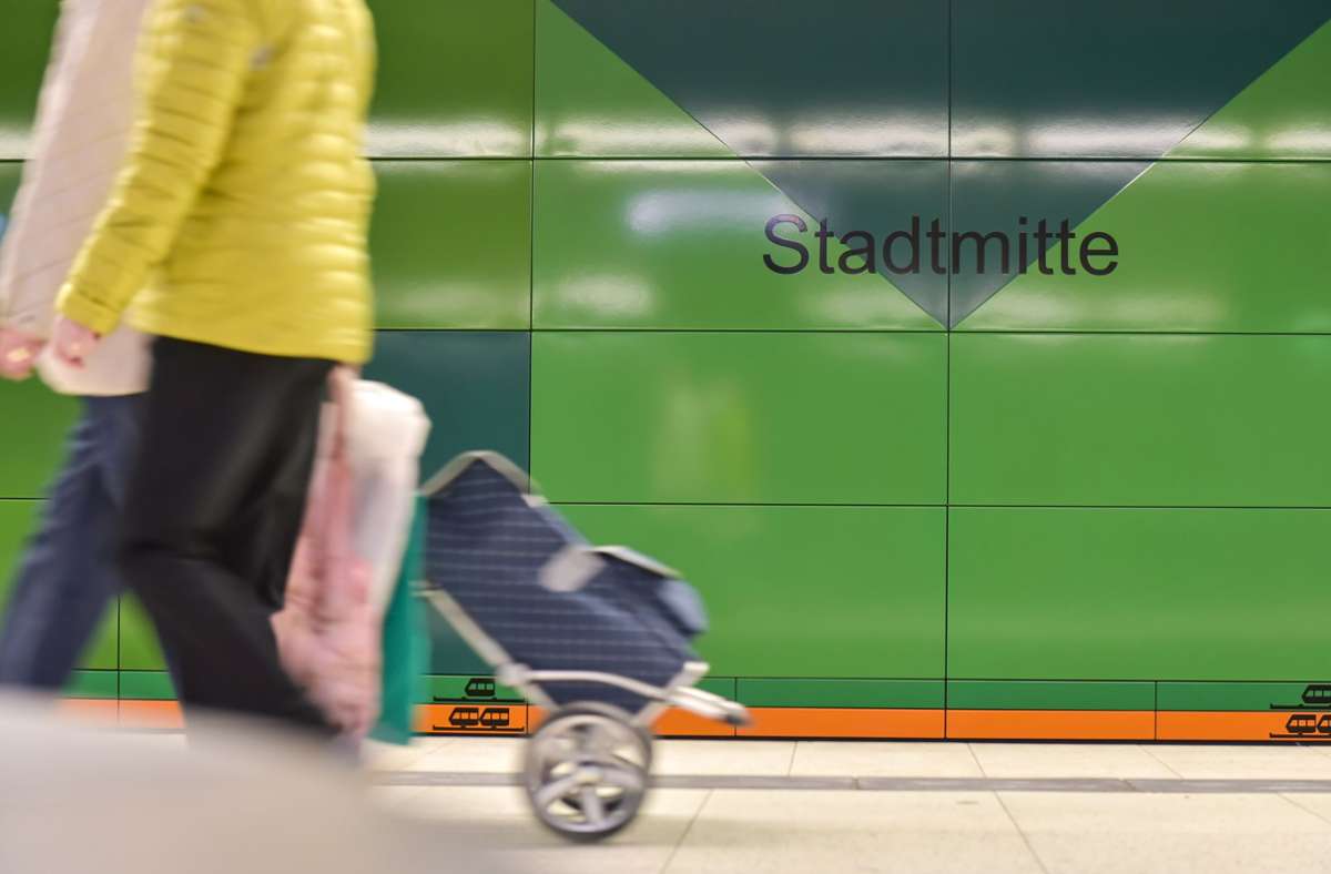 Während der Sperrung der Stuttgart S-Bahn-Stammstrecke in den Sommerferien wurden auch die Haltestellen Stadtmitte, Schwabstraße und Österfeld saniert.