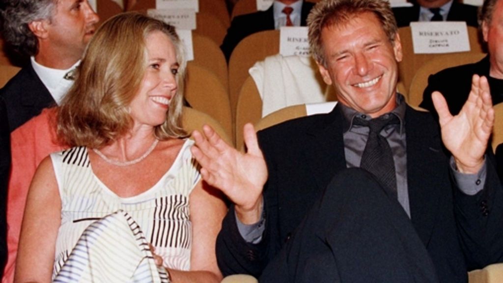 Die Drehbuchautorin von Steven Spielbergs „E.T. - Der Außerirdische“, Melissa Mathison, ist am Mittwoch in Los Angeles gestorben. Die Amerikanerin war mit Harrison Ford verheiratet. Sie wurde 65 Jahre alt. 