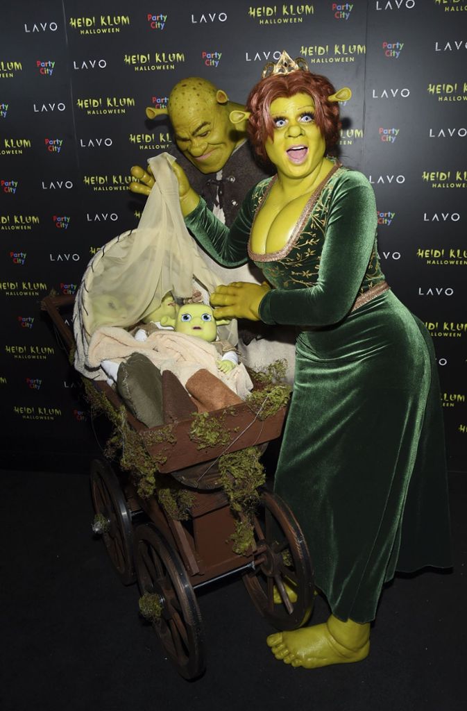 2018: Heidi Klum und Tom Kaulitz verkleiden sich als Shrek und Prinzessin Fiona aus dem Film „Shrek – der tollkühne Held“.