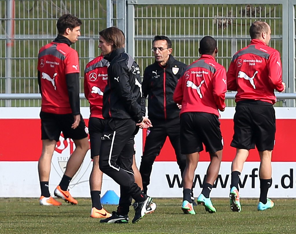 Bilder vom VfB-Training am Dienstag zusammen mit Trainer Thomas Schneider.
