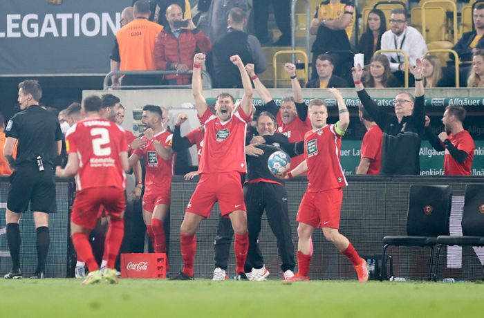 Sieg in Dresden: Kaiserslautern feiert Zweitliga-Aufstieg