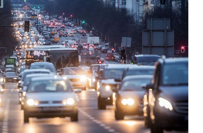 Staus und Parkplatznot: Städtetag: Fahren mit großen Autos muss teurer werden