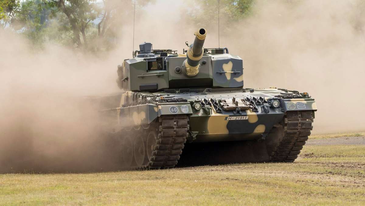 Diskussion über Leopard-Panzer: EU erhöht den Druck auf Kanzler Scholz