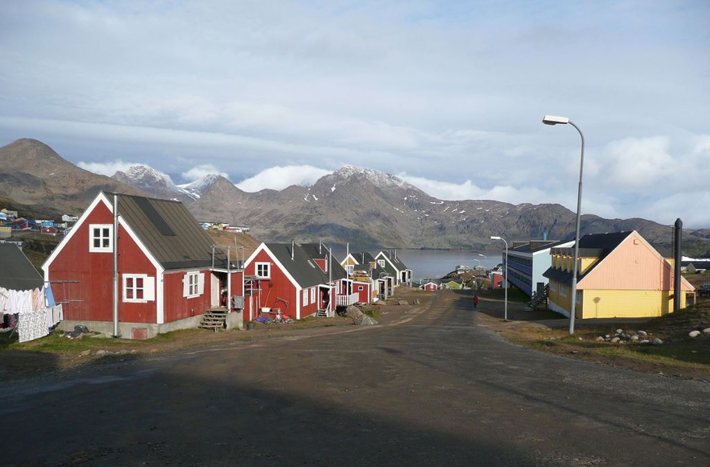 Mit 2100 Einwohnern ist Tasiilaq der größte Ort im östlichen Grönland.