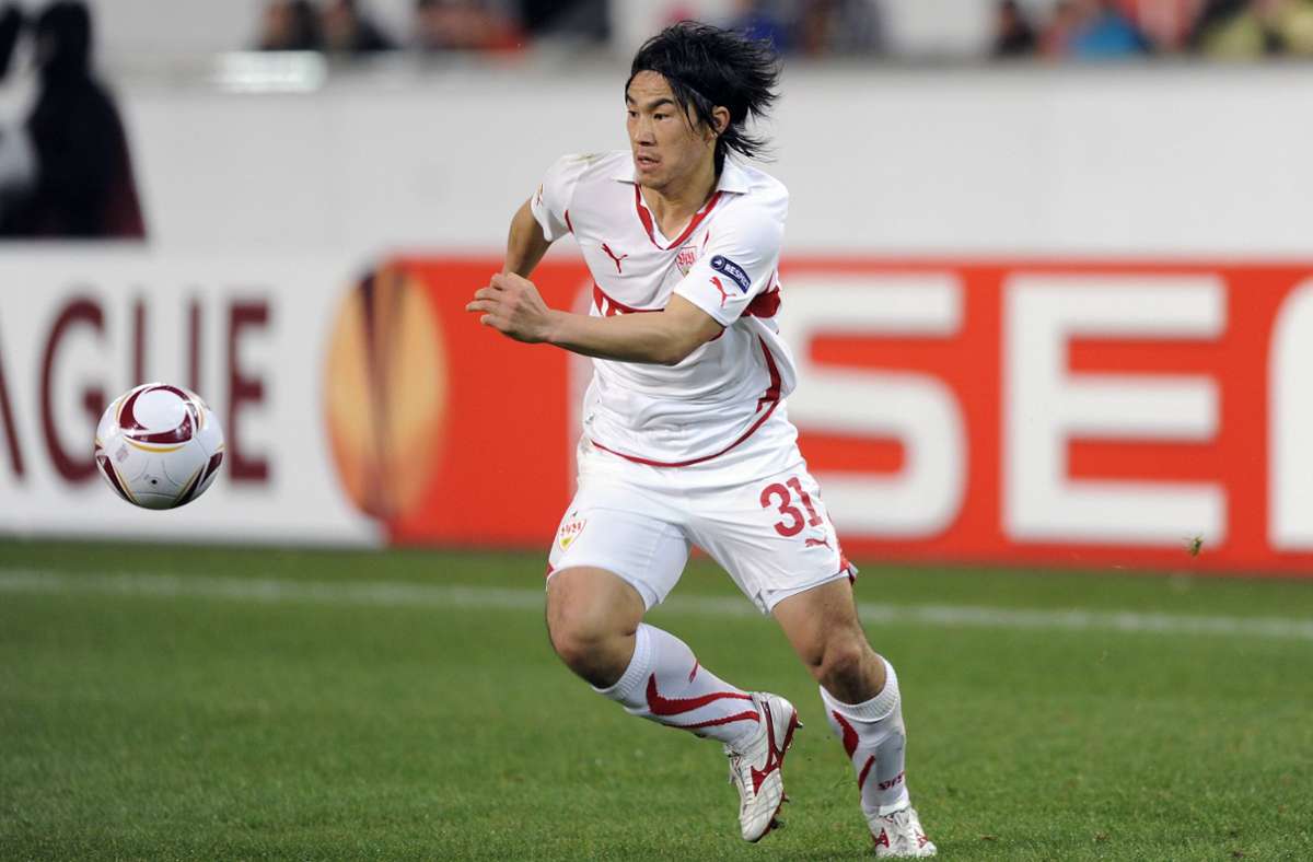 37 Tore in 128 Bundesligaspielen hat Shinji Okazaki in seiner Karriere letztlich erzielt. Davon 13 in 83 Partien für den VfB. Über den FSV Mainz wechselte der heute 35-Jährige zu Leicester City nach England, wo er im Sommer 2016 Meister wurde. Es folgten die spanischen Clubs FC Malaga und SD Huescar. Aktuell ist Okazaki vereinslos.