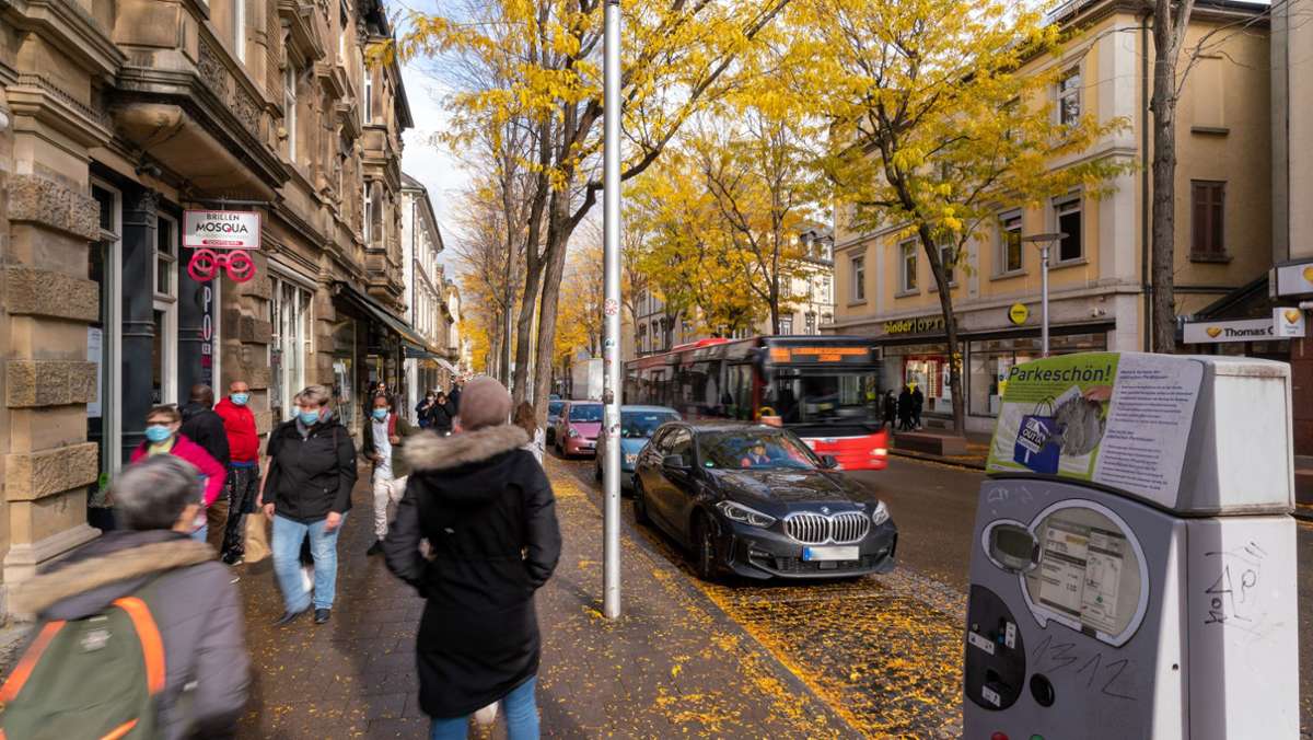  Wie viele Autoverkehr verträgt Ludwigsburg? Darüber gehen die Meinungen weit auseinander. Ein Optiker aus der Myliusstraße hat es sich nun zur Aufgabe gemacht, für Stellplätze vor seiner Tür zu kämpfen. Er geht dabei ziemlich brachial vor. 