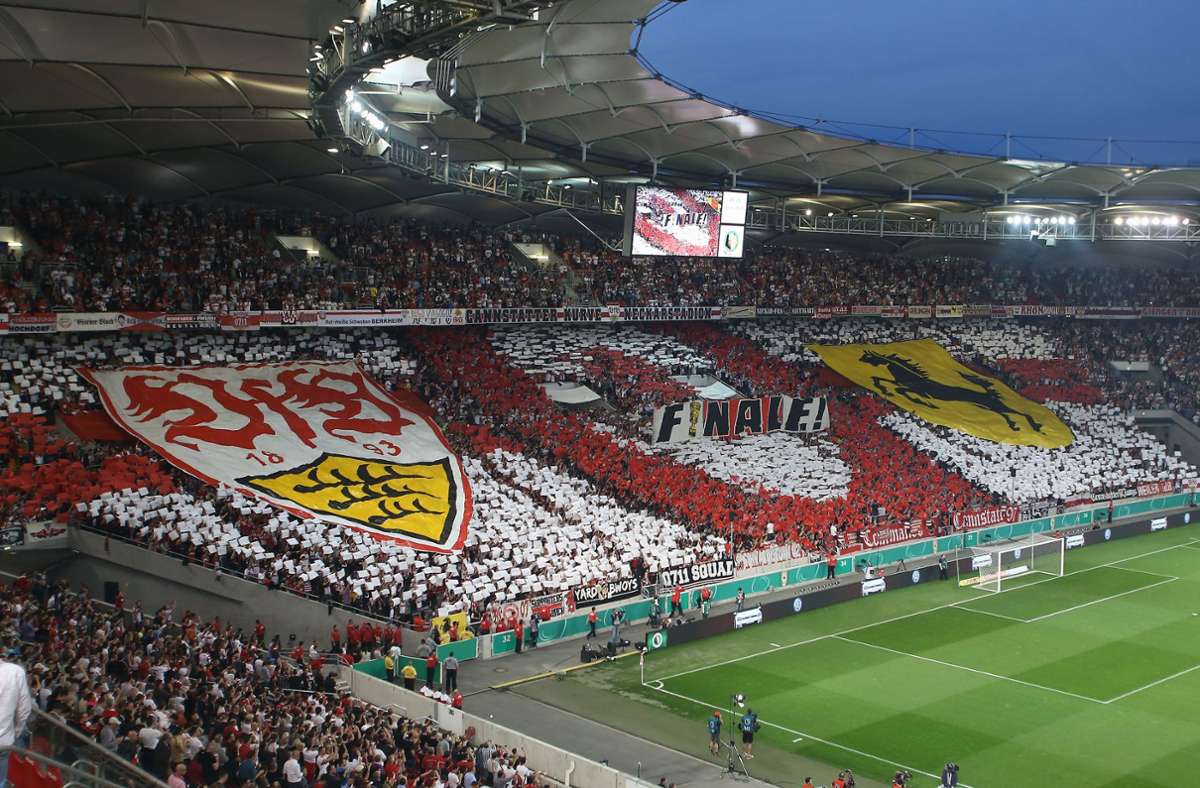 Mit dieser beeindruckenden Choreografie warteten die Fans des VfB Stuttgart am Abend des 17. April 2013 in der Cannstatter Kurve der ausverkauften Mercedes-Benz-Arena auf.