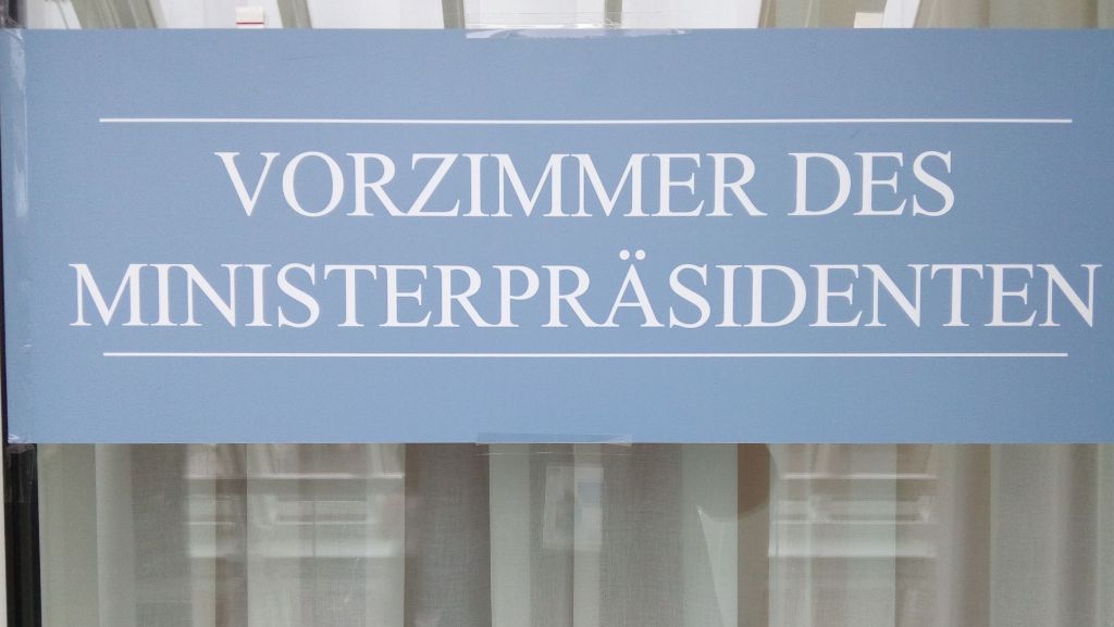Postengerangel in der CSU: Horst Seehofer bietet Rückzug in Raten an