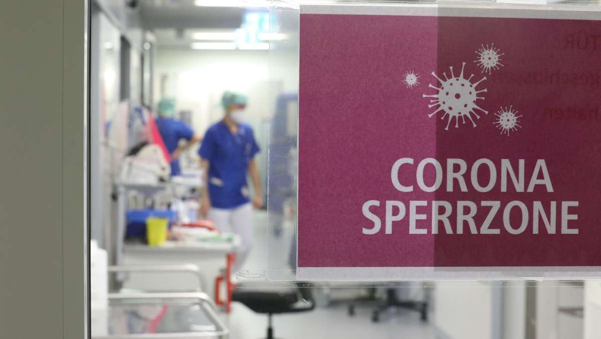  Die Zahl der Covid-Patienten auf den Intensivstationen in Baden-Württemberg ist erneut angestiegen. Die Uniklinik Freiburg schildert die Belastung des Personals. 