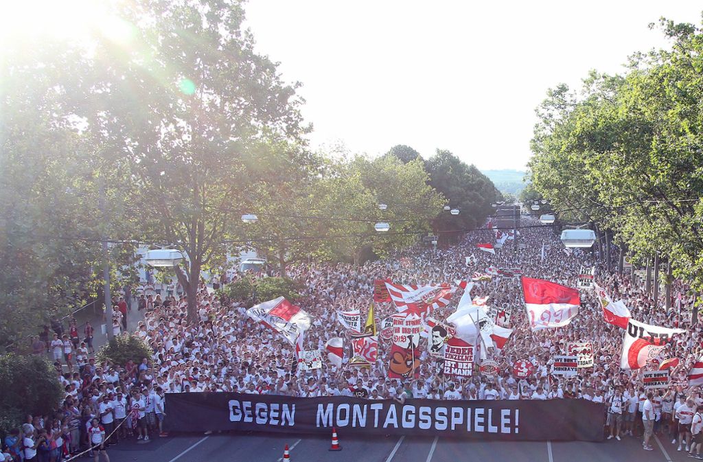 Ein Bild aus dem Jahr 2016 – vor der Zweitliga-Partie gegen den FC St. Pauli.