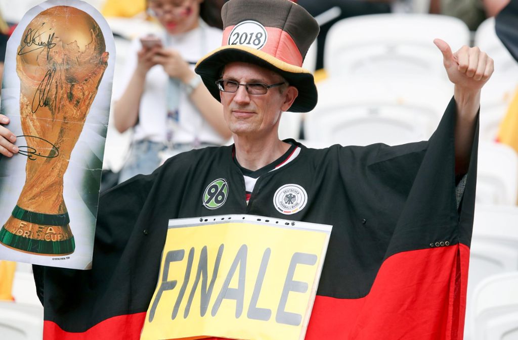 Dieser zuversichtliche Fan hat eine klar Botschaft an die deutsche Nationalmannschaft.