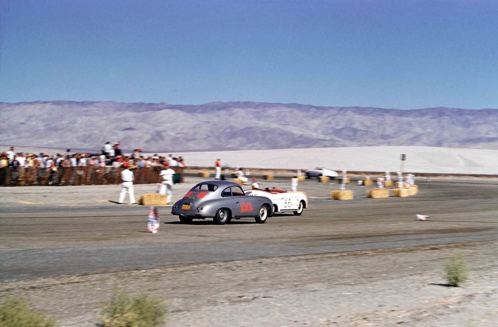 Siege im Rennsport kurbeln den Verkauf an und Erfolge im Motorsport sind entscheidende Kaufargumente für die Sportwagen aus Zuffenhausen, wie auch Ferry Porsche und der erfolgreiche Autoimporteuer Max Hoffman wissen. Der ehemalige Rennfahrer übernimmt 1950 den Vertrieb der Porsche-Sportwagen in den USA.