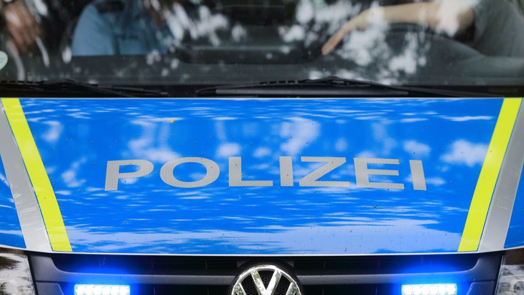 Polizeieinsatz nahe Aachen: Polizei weckt betrunkenen Autoknacker am Tatort