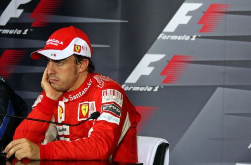 Fernando Alonso ist bis 2015 bei Ferrari gebunden.