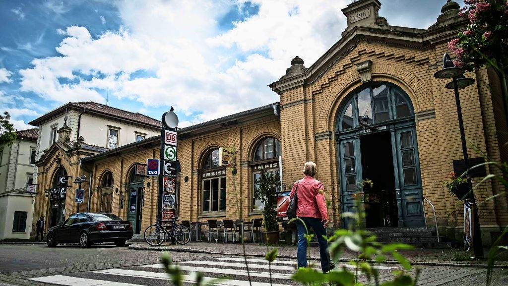Bezirksbeirat Untertürkheim: Stadt soll Bahnhof kaufen