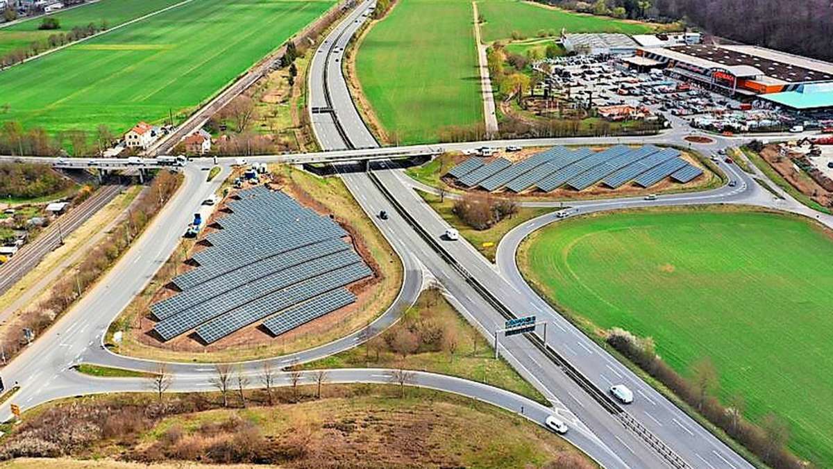 Ökostrom für rund 1000 Menschen: Weg frei für Solarpark an der  B 312 in Neckartenzlingen
