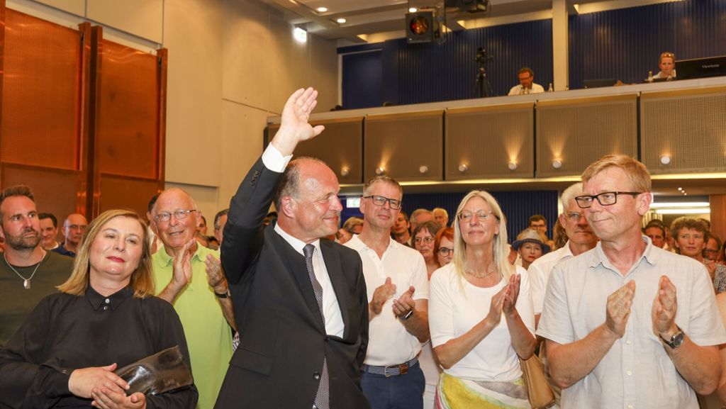 Live-Ticker zur OB-Wahl Ludwigsburg: Werner Spec gratuliert dem Wahlsieger