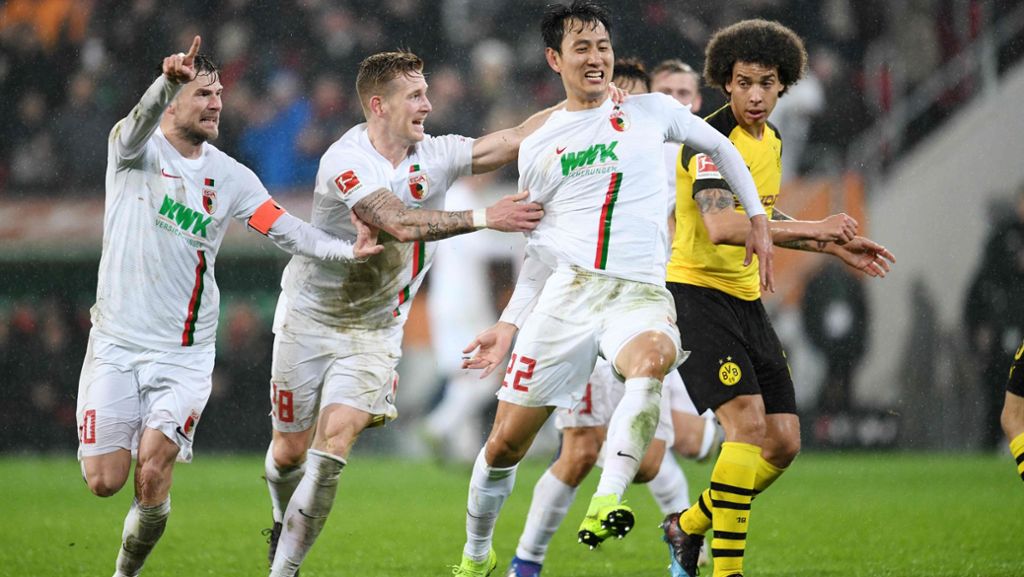 Fußball-Bundesliga: FC Augsburg gewinnt gegen BVB und atmet auf