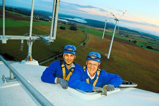 Ministerpräsident Winfried Kretschmann hält Windkraftanlagen für „schöne Maschinen“. Im September 2011 war er in der Gondel des neuen Windrads auf dem Stöttener Berg.Foto: Foto: wpd