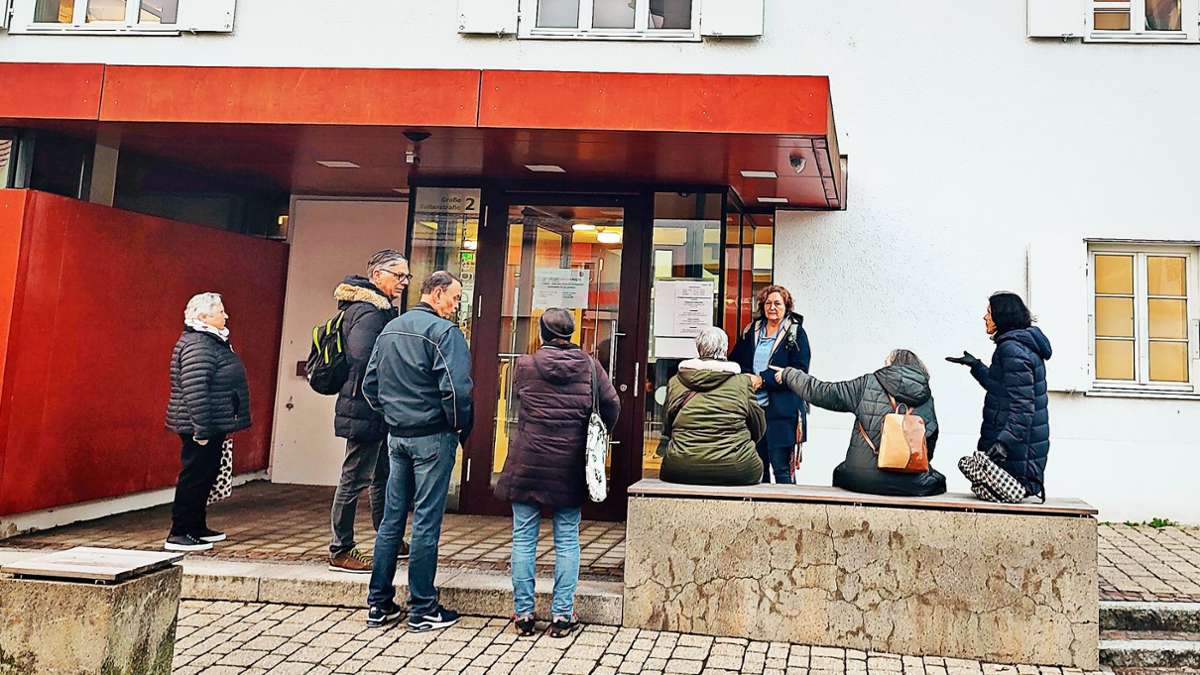 Bürgerbüros in Stuttgart öffnen: „Um diese Uhrzeit gäbe es in Möhringen schon 150 Wartemarken“