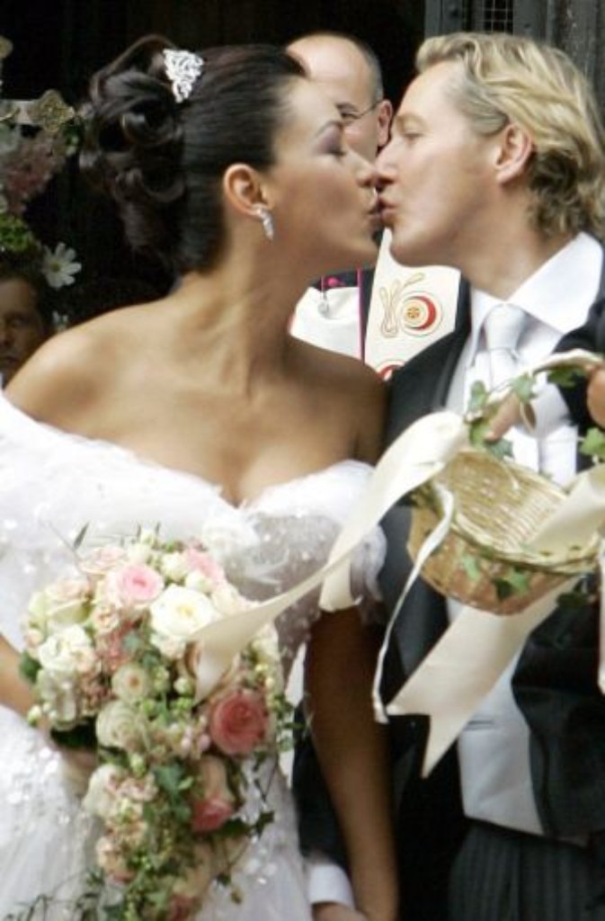 Dick aufgetragen wird 2005 bei der Eheschließung von Verona und Franjo Pooth in Wien. Jahre später landet Franjo wegen Veruntreuung von Geldern vor Gericht.