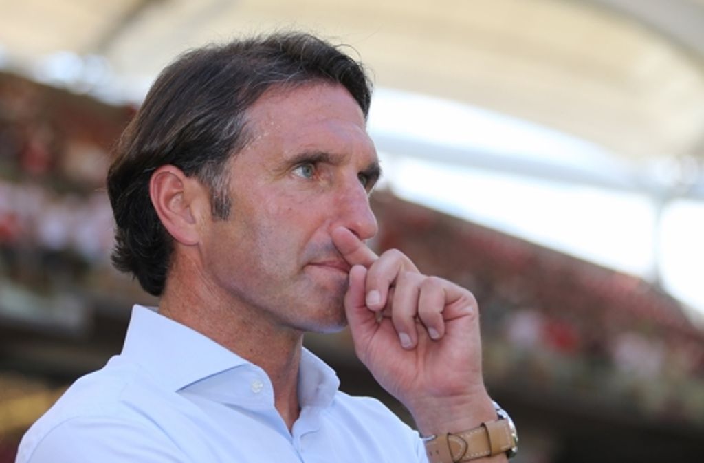Nach einem verpatzten Start in die Saison 2013/14 trennte sich der Verein von Bruno Labbadia am 26. August 2013. Thomas Schneider übernahm damals die Nachfolge als Cheftrainer.
