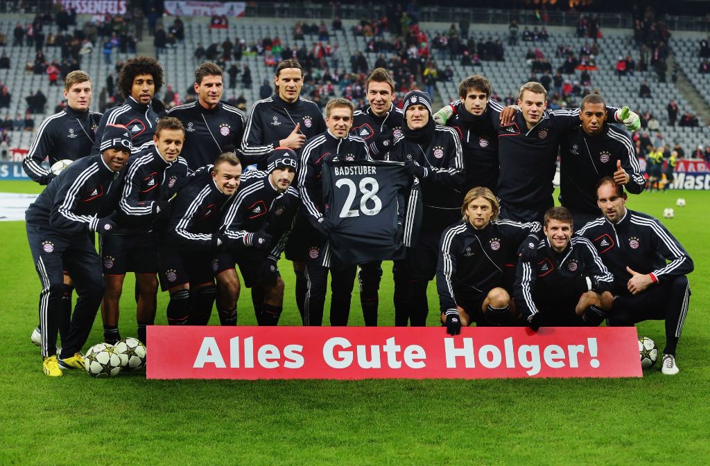 Dezember 2012: Die Bayern-Kollegen grüßen den verletzten Holger Badstuber.