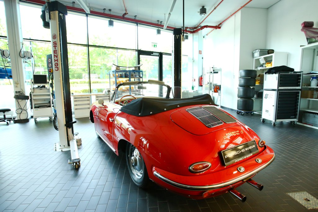 So sieht es in der Werkstatt des Porsche-Museums aus.