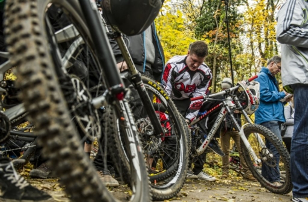 Hunderte Mountainbiker haben am Eröffnungswochenende den Woodpecker-Trail ausprobiert.