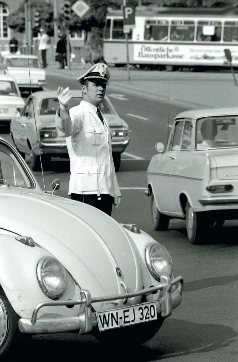 Verkehrspolizist der Siebziger.