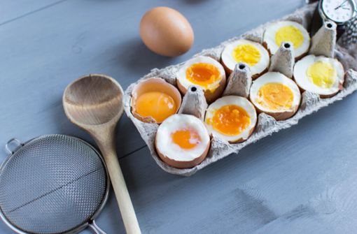 Ob weich- oder hart gekocht, so einfach kochen Sie das perfekte Frühstücksei. Die richtige Kochzeit für jedes gekochte Ei.