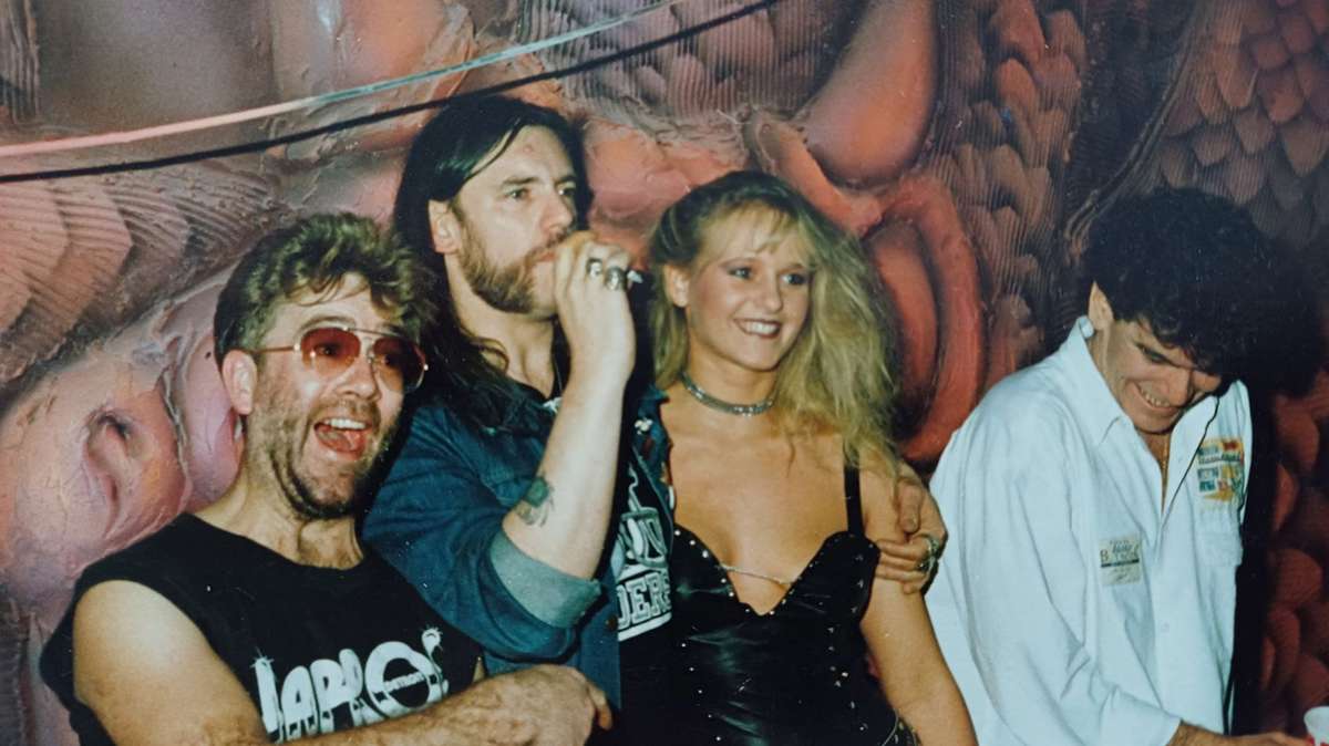 Lemmy (Zweiter von links) hat es sich von Zeit zu Zeit in der Rofa gut gehen lassen.