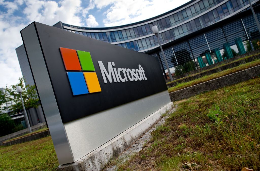 Software- und Hardwarehersteller Microsoft landet mit 80 Milliarden US-Dollar auf Platz Drei.