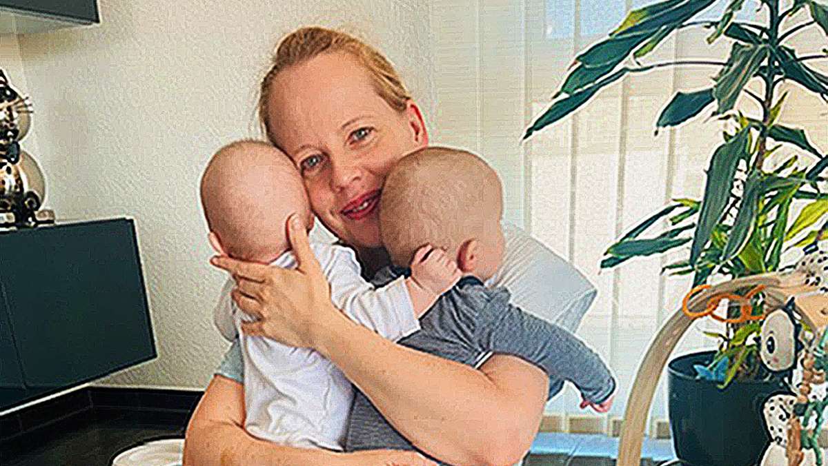 Zwillingsmama aus Waiblingen: Baby Theo kann so viel Lärm machen wie ein Düsenjet