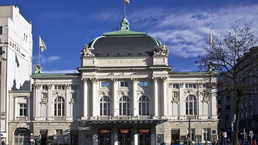 Derzeit wird über Sanierung und Neubau von Theatern und Opernhäusern debattiert. Vor 140 Jahren war alles einfach. Das Wiener Architekturbüro Fellner & Helmer baute zuverlässig, günstig und pünktlich. Allerdings sahen sich die Bauten manchmal ziemlich ähnlich. 