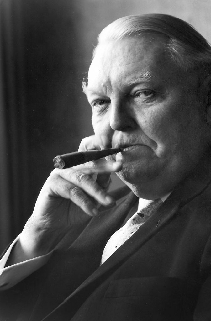 Ludwig Erhard am 5. September 1963 in Bonn. Der erste Wirtschaftsminister (1949 bis 1963) im Nachkriegsdeutschland und zweite Bundeskanzler (1963 bis 1966) nach Konrad Adenauer ...