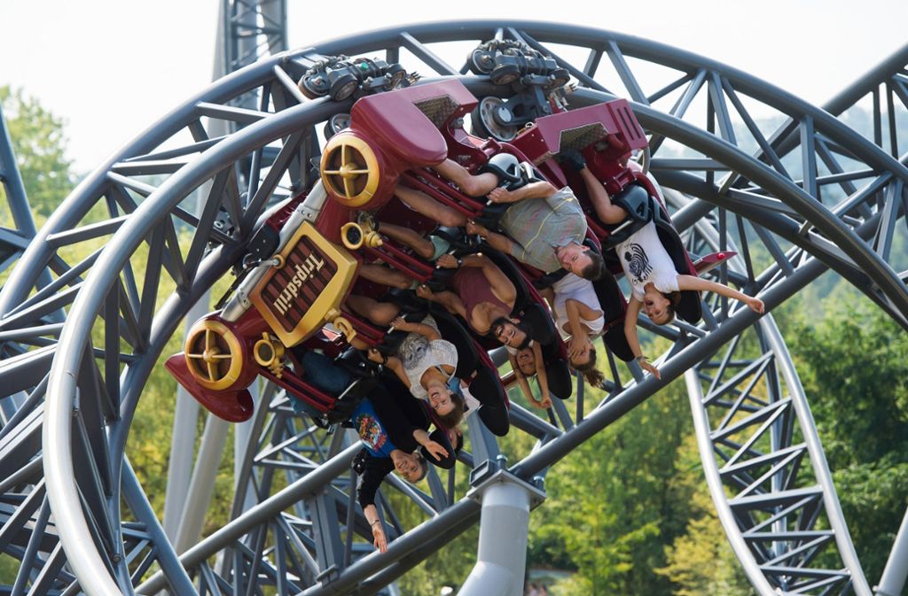 Im Freizeitpark Tripsdrill bei Cleebronn steht die Welt Kopf – zumindest, wenn man mit einer der vier Achterbahnen fährt. Foto: dpa