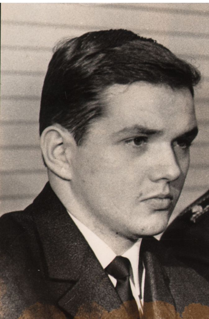 Jürgen Bartsch (1946–1976): Der Deutsche ermordete vier Jungen auf bestialische Weise. 1966 wurde er mit 19 Jahren verhaftet. 1976 ließ er sich in der Landesheilanstalt Eickelborn bei Soest kastrieren. Er starb im Alter von 29 Jahren an einem Narkosefehler des operierenden Arztes.