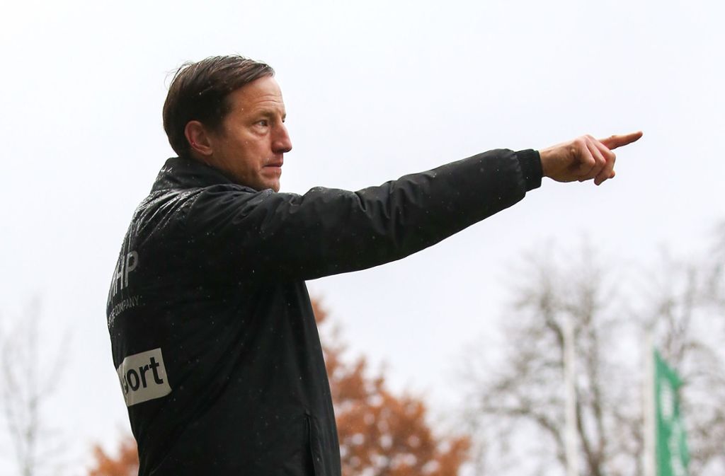 Kickers-Trainer Ramon Gehrmann gab die Richtung gegen Ravensburg vor.
