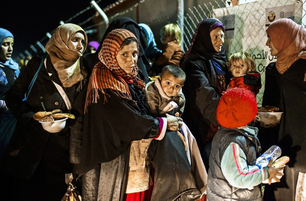 In einem Flüchtlingslager östlich von Mossul haben sich diese Flüchtlinge in Sicherheit gebracht. Es werden noch viele folgen. Foto: AFP