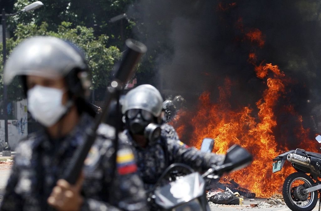 Die Krise in Venezuela führt zu Aufständen, bei denen Menschen sterben.