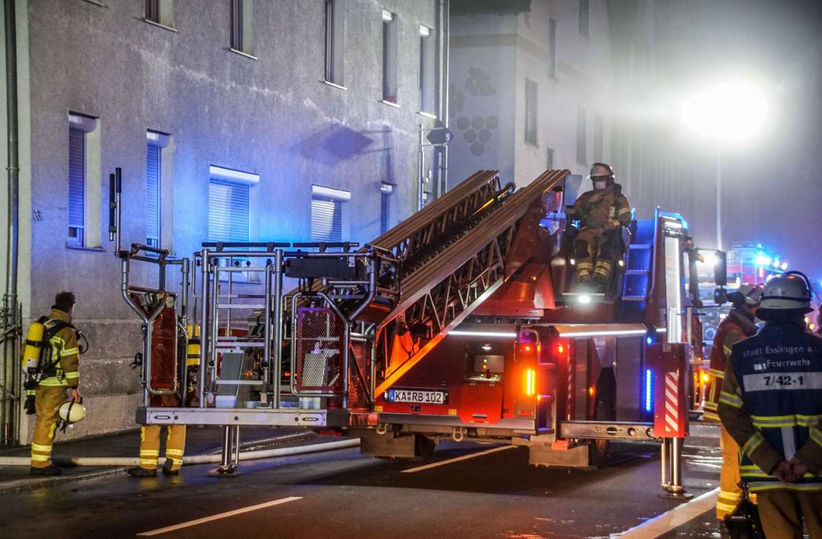 Weitere Bilder des Feuerwehrgroßeinsatzes in Esslingen.