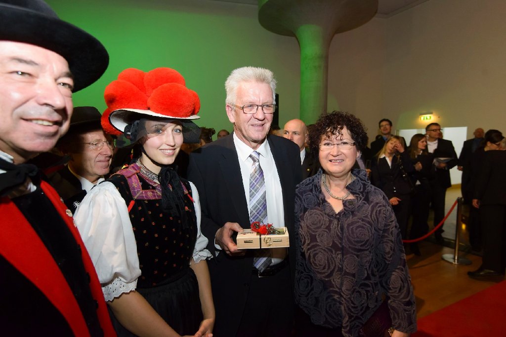 Beim Neujahrsempfang der Landesregierung hat Manfred Kretschmann am SAmstag mehreren hundert Gästen in der Stuttgarter Staatsgalerie empfangen.